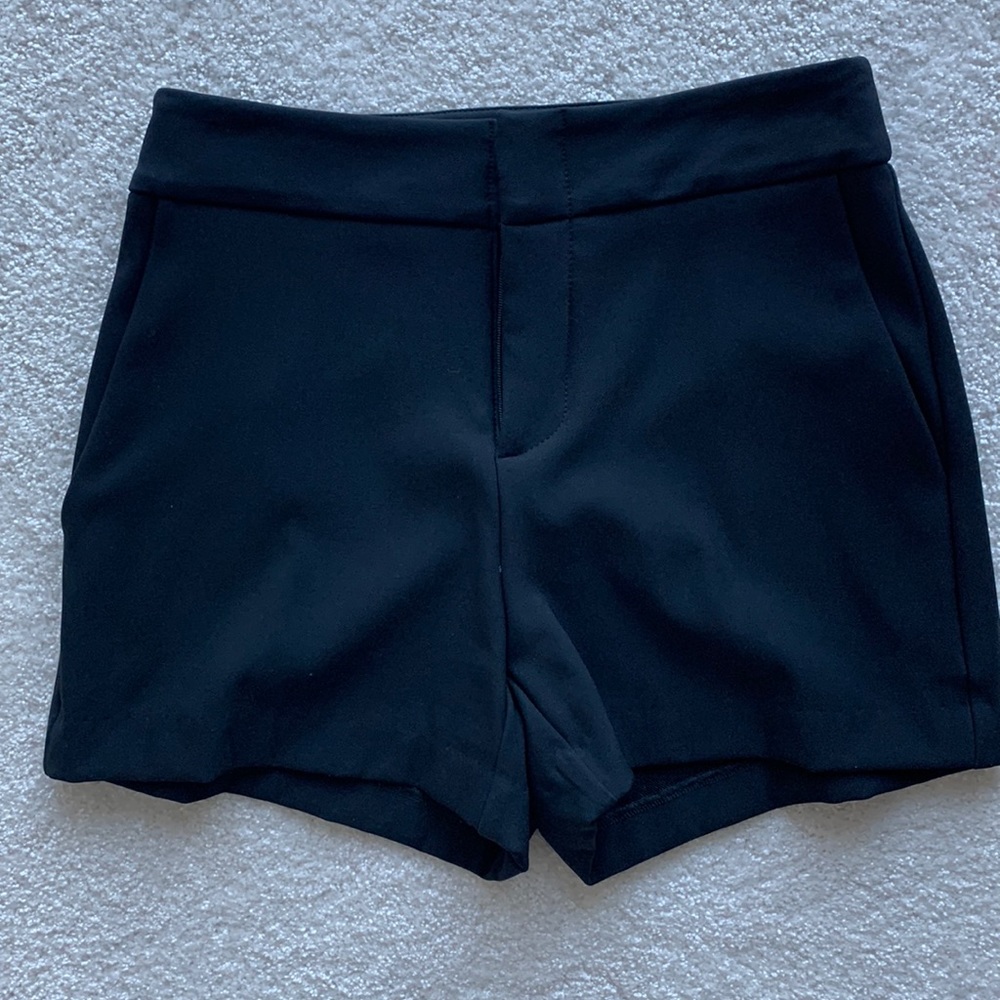 FIFTEEN TWENTY Woman’s tailored shorts size 2